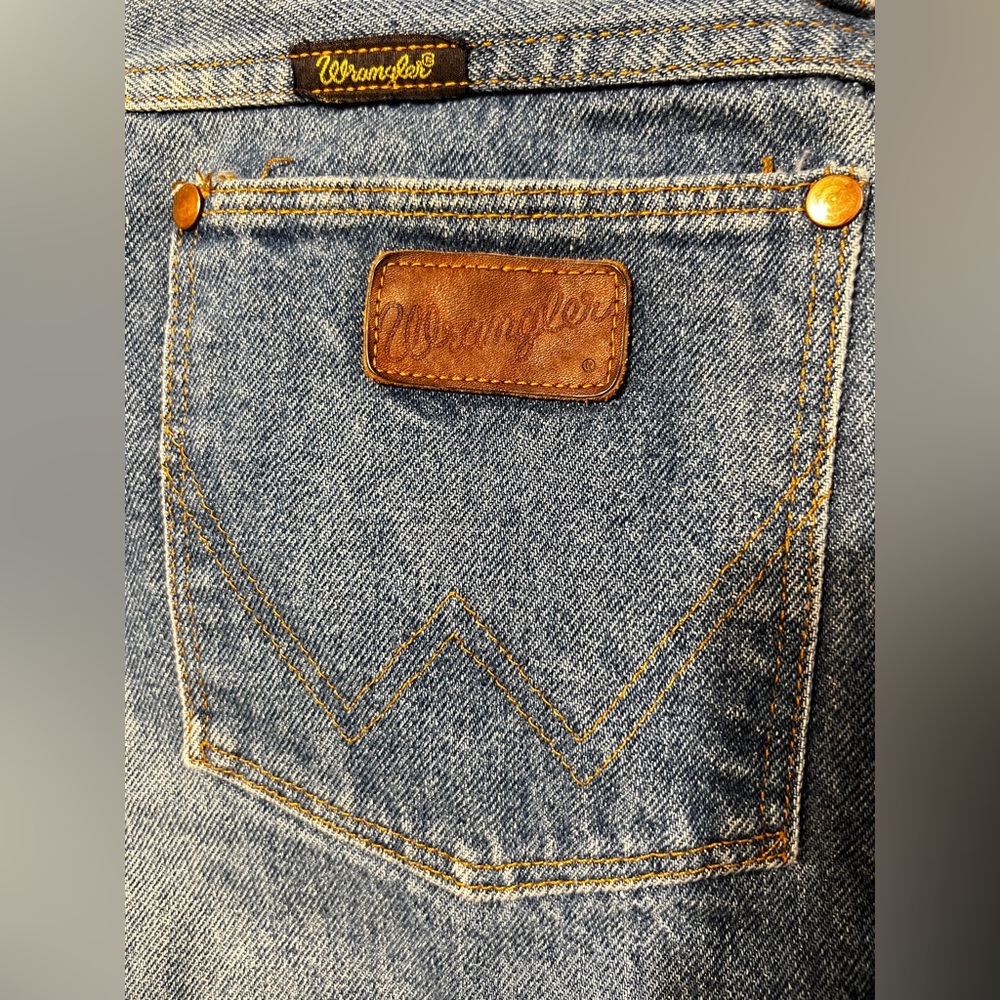 Vintage Wrangler Blue Jeans - Picture 3 of 4